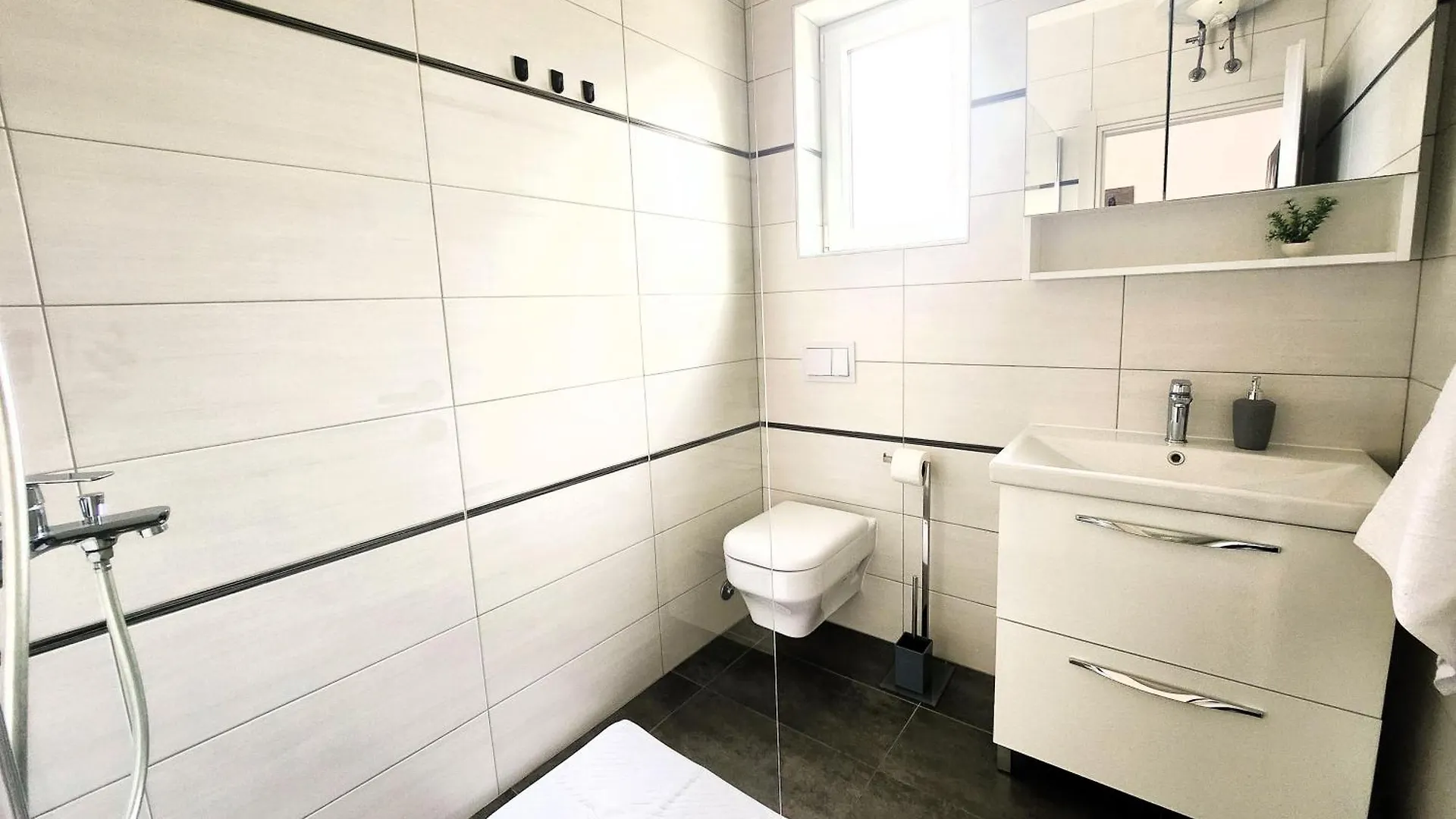 Apartments Maestral Malinska 0*,  Κροατία